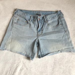Light Wash Jean Short Midi Size 10